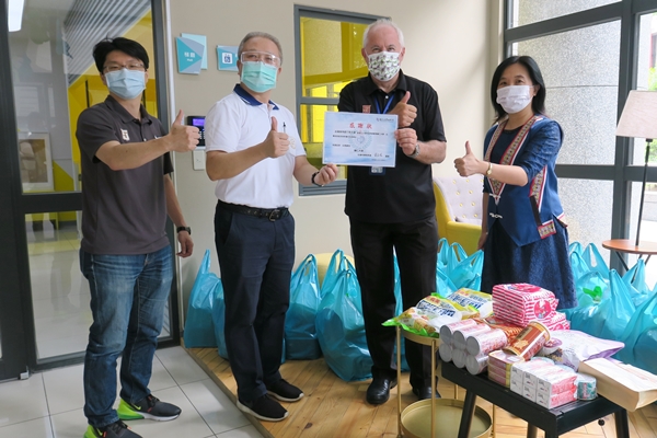 扶持分享  防疫不停學 食物銀行支援輔大住宿生食物包