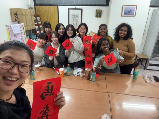 輔大宿舍齊聚多國學生除夕圍爐 共享年節溫暖氛圍